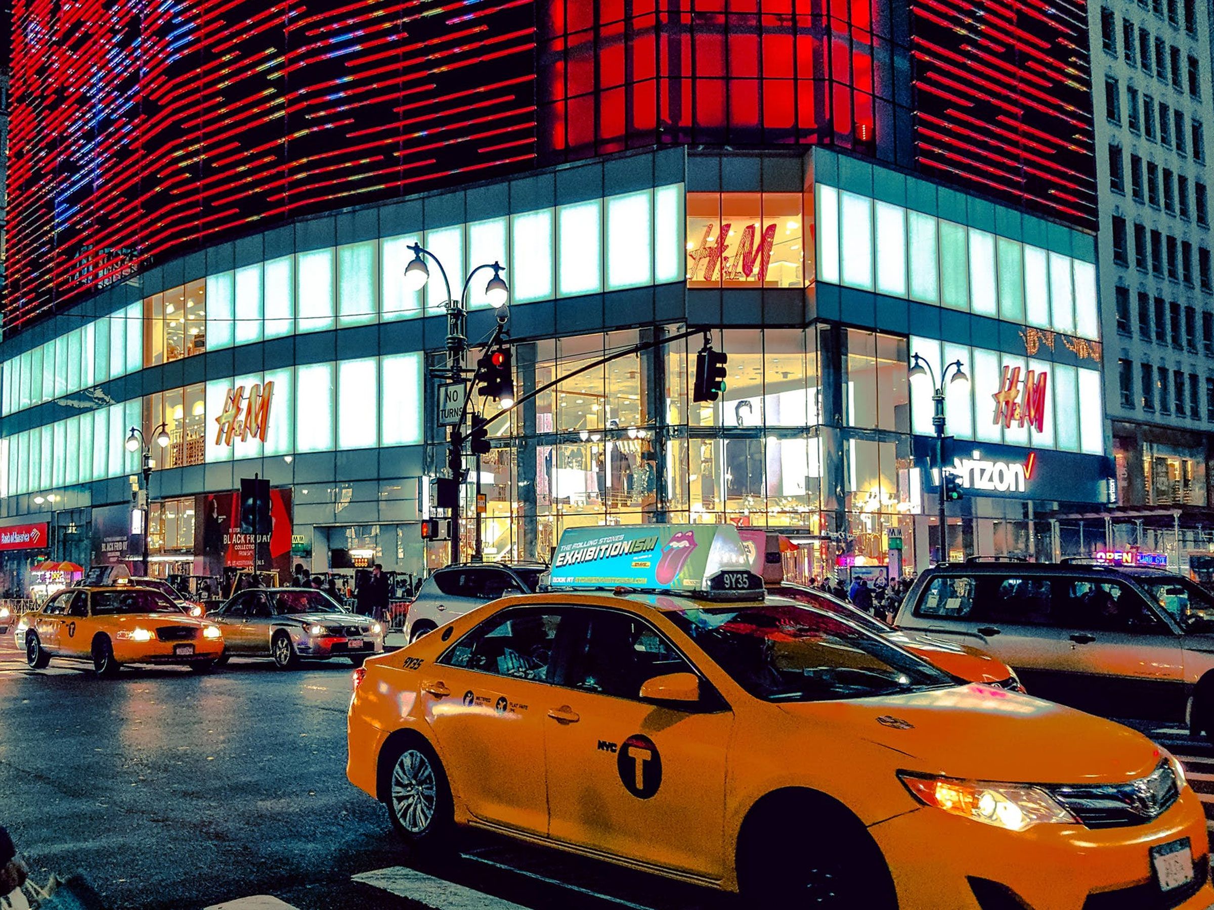 How to hail a cab in NYC